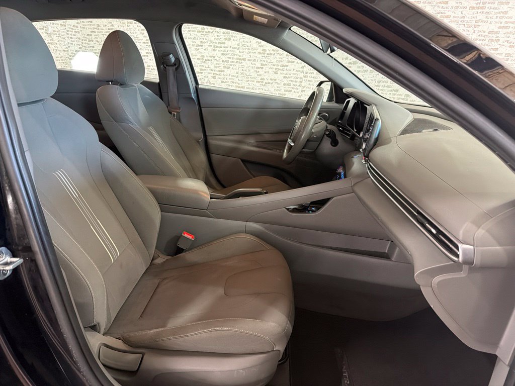Used 2021 Hyundai Elantra SEL FWD image 12