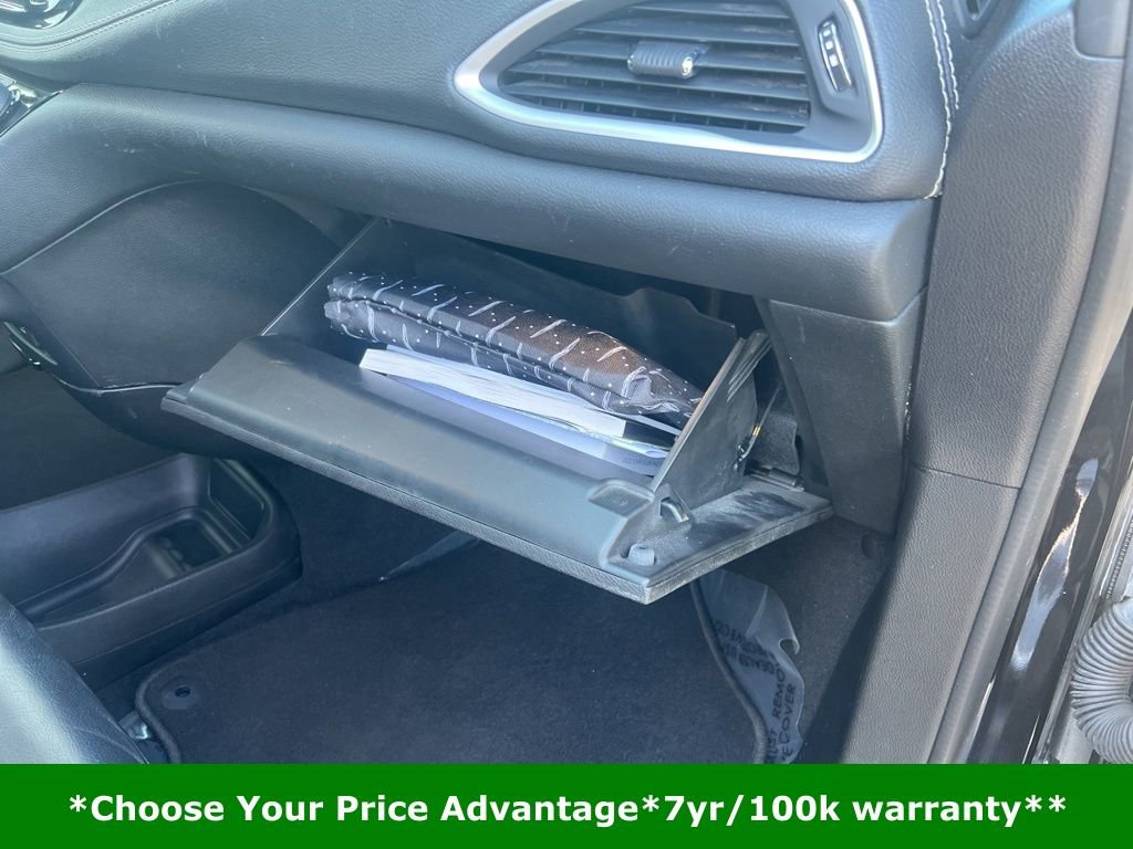 Certified 2022 Chrysler Pacifica Touring-L w/ S Appearance Package image 31