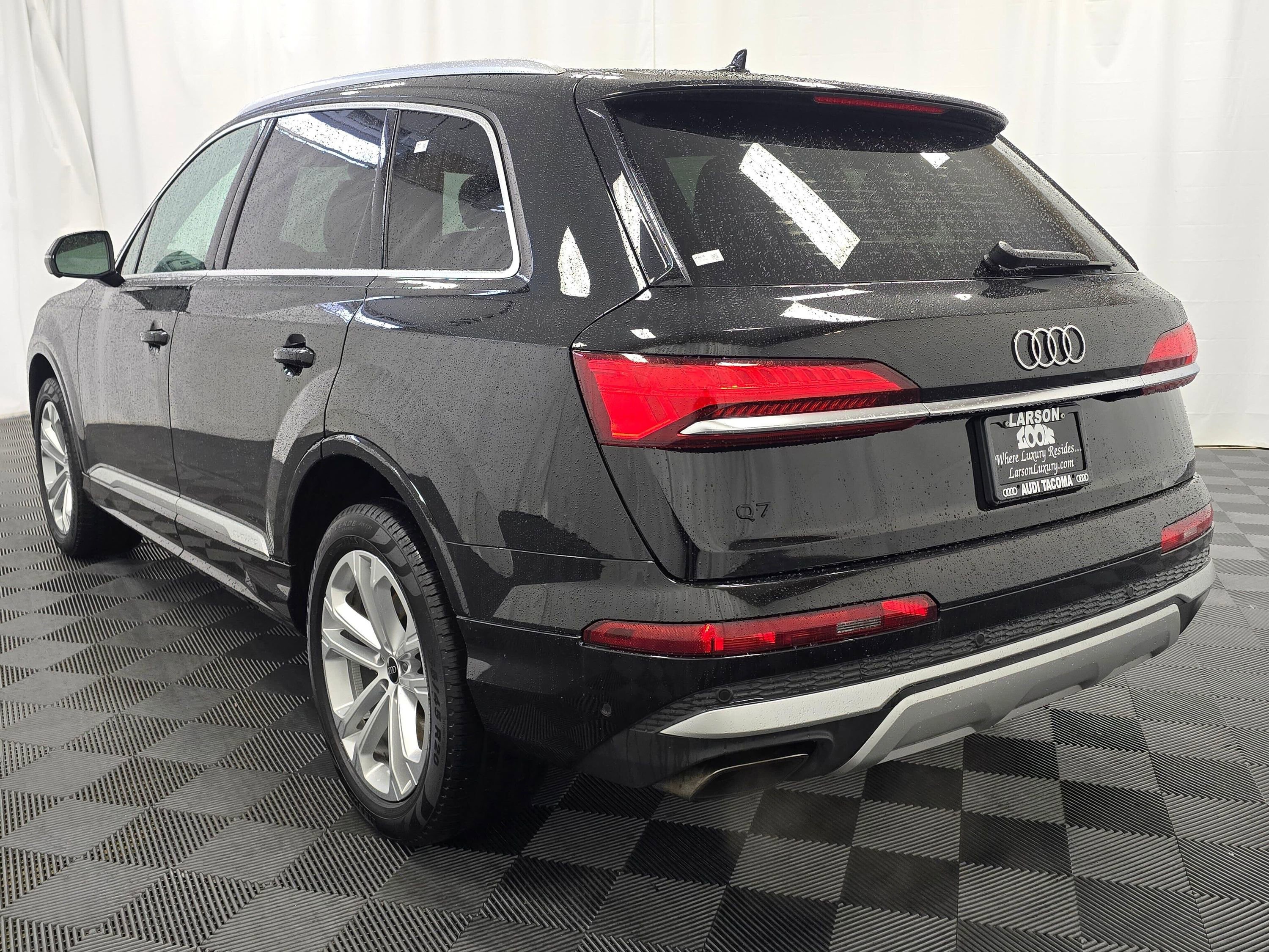 Used 2025 Audi Q7 3.0T Premium Plus AWD/4WD image 3