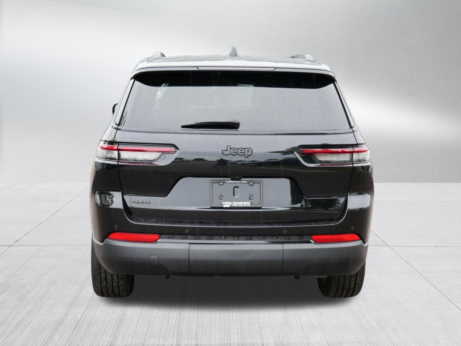 Used 2025 Jeep Grand Cherokee L Altitude AWD/4WD image 6
