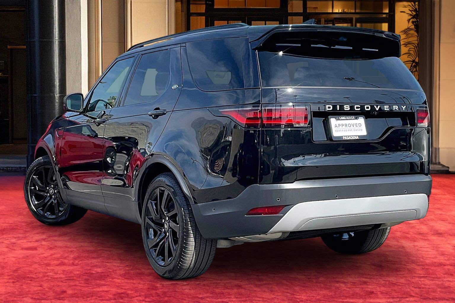 Certified 2025 Land Rover Discovery S AWD/4WD image 11
