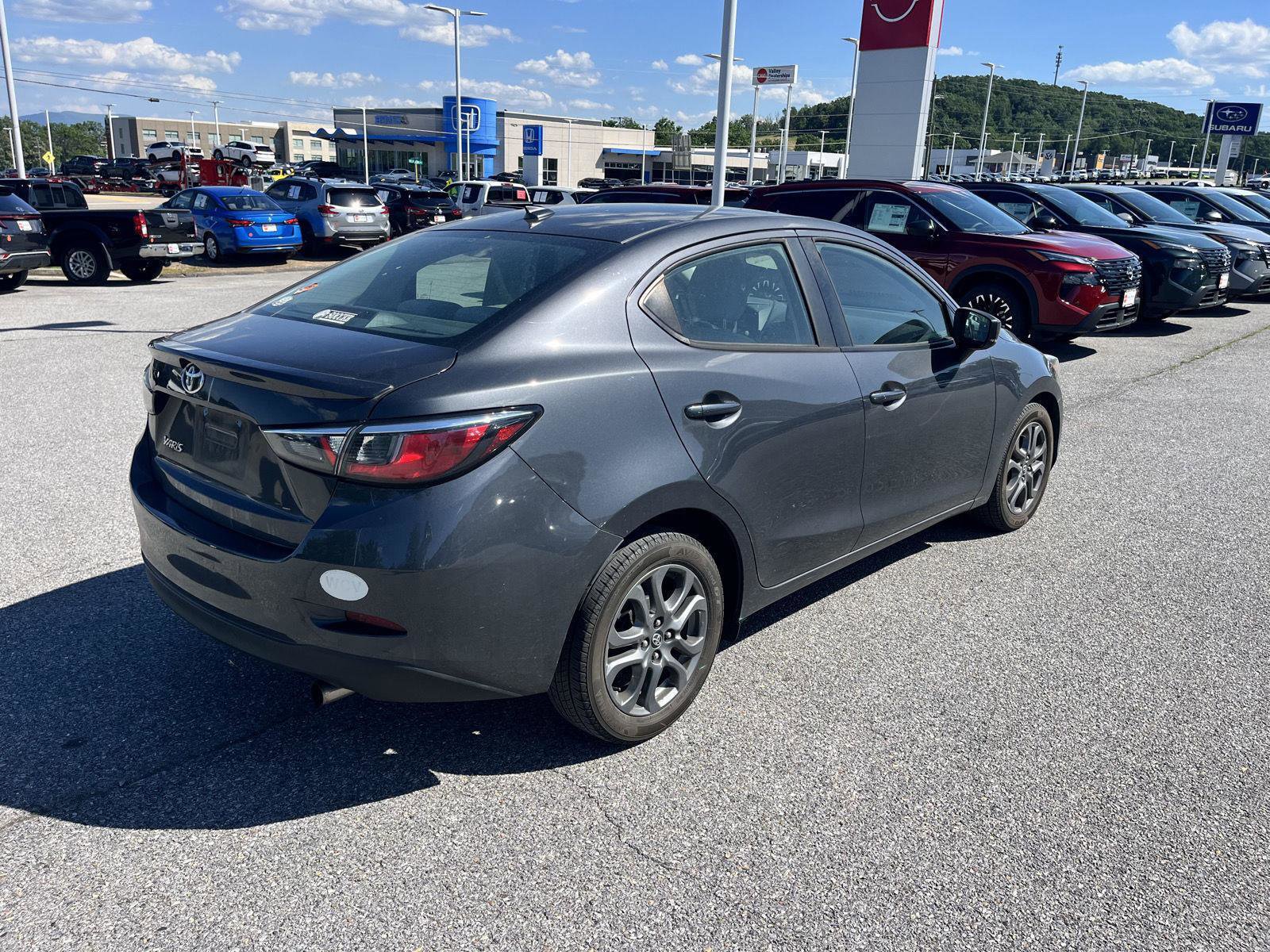 Used 2019 Toyota Yaris LE FWD image 7