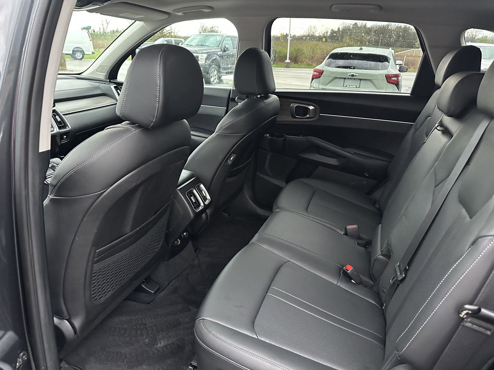Used 2022 Kia Sorento S w/ Panoramic Sunroof Package AWD/4WD image 14