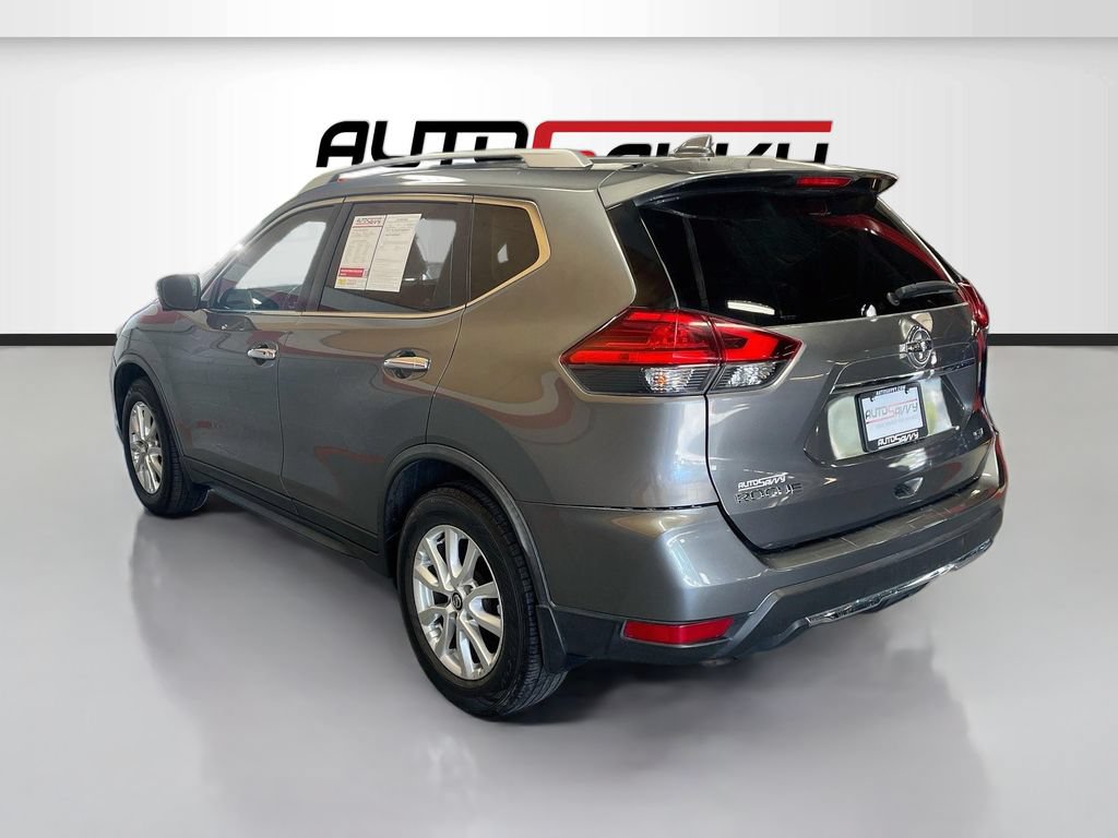 Used 2017 Nissan Rogue SV w/ SV Premium Package FWD image 5
