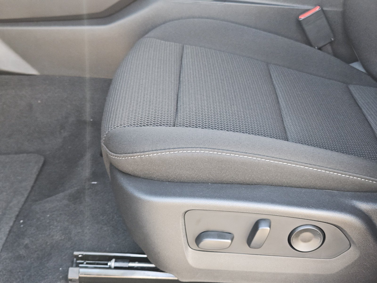 New 2026 GMC Canyon Elevation w/ Convenience Package RWD image 17