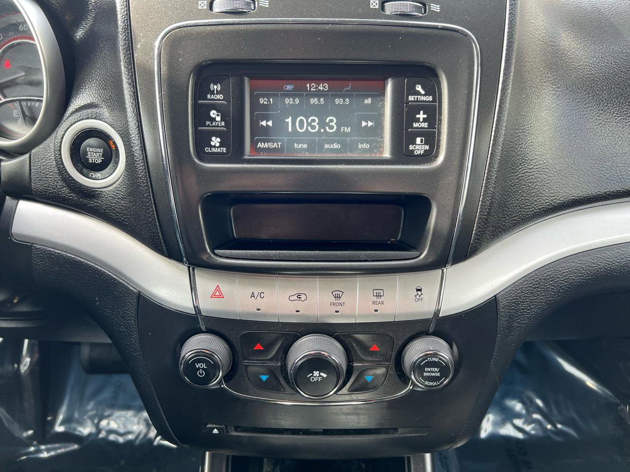 Used 2017 Dodge Journey SXT w/ Premium Group image 19