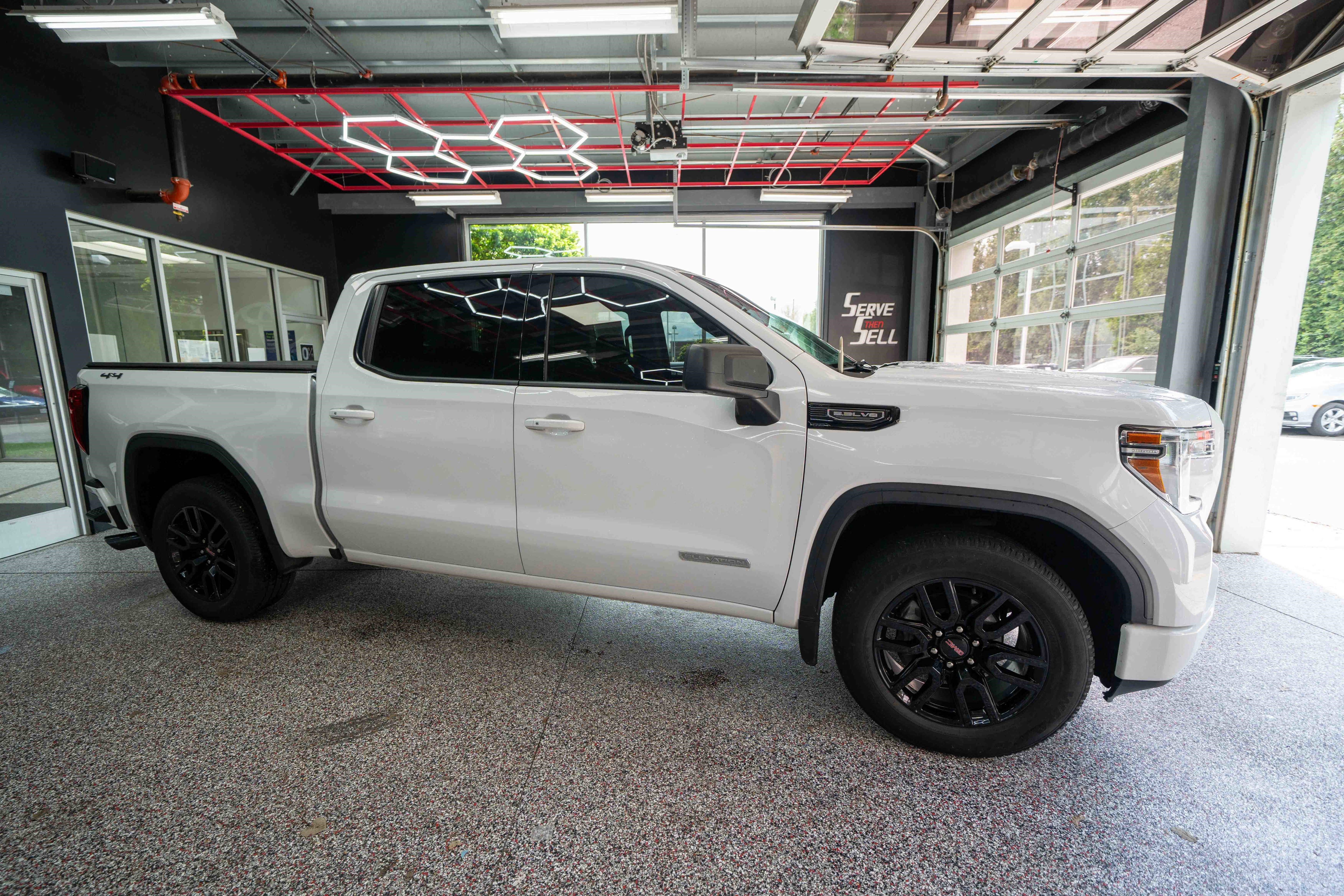 Used 2020 GMC Sierra 1500 Elevation w/ Elevation Value Package AWD/4WD image 5