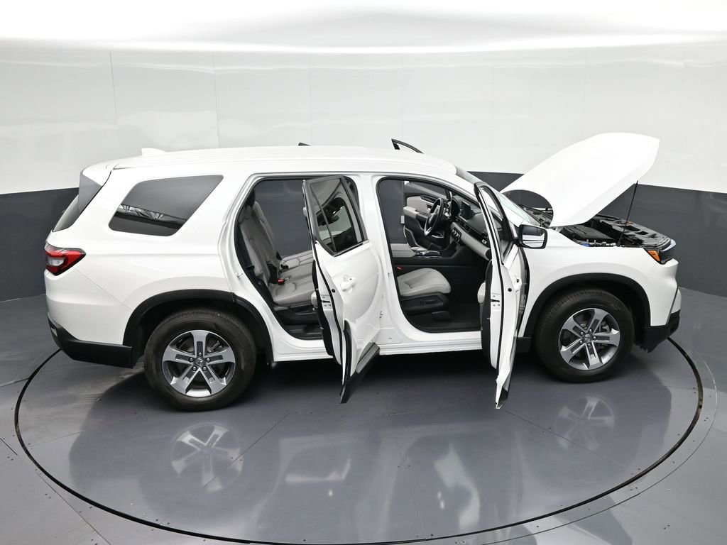 Used 2025 Honda Pilot EX-L image 42