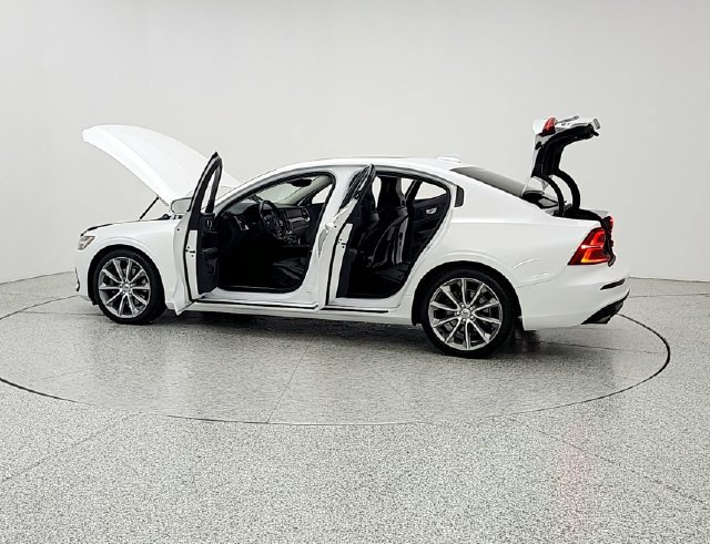 Used 2020 Volvo S60 T5 Momentum FWD image 12