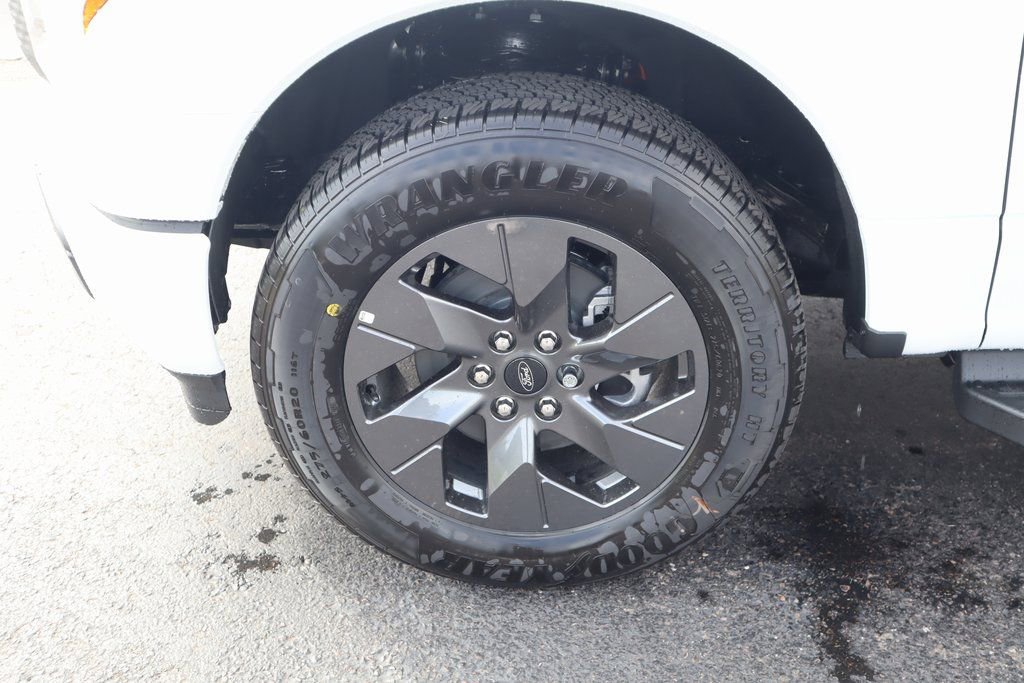 Used 2025 Ford F150 Lightning Flash image 18