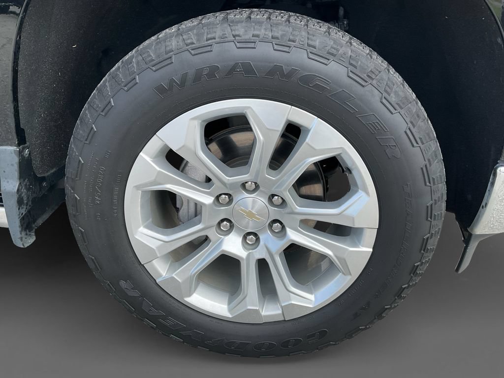 Used 2023 Chevrolet Silverado 1500 LTZ w/ LTZ Convenience Package II AWD/4WD image 15