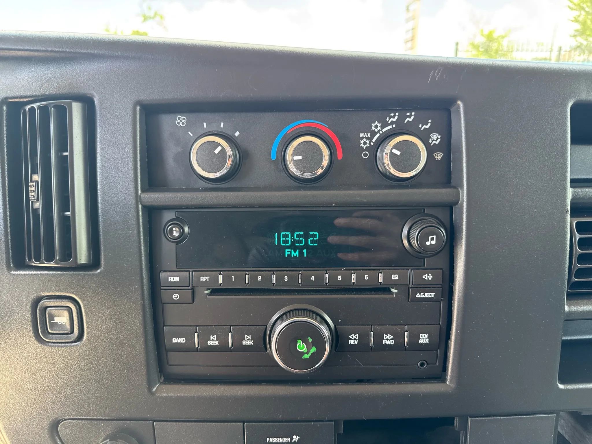 Used 2011 Chevrolet Express 2500 LS image 37