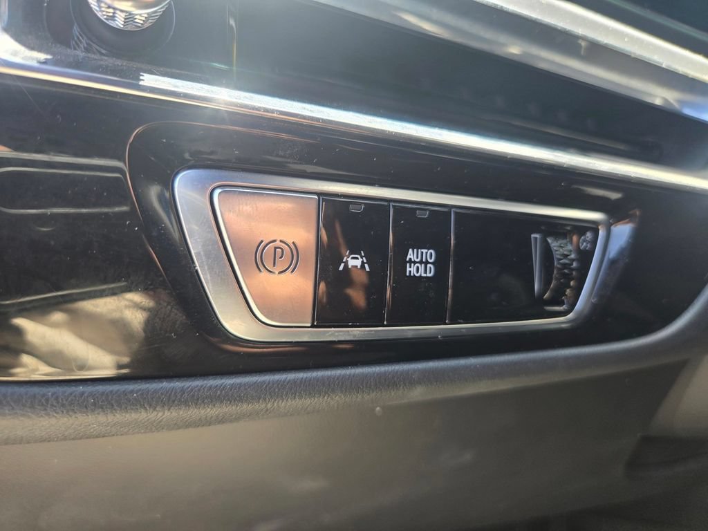 Used 2023 Cadillac Lyriq 2WD image 13