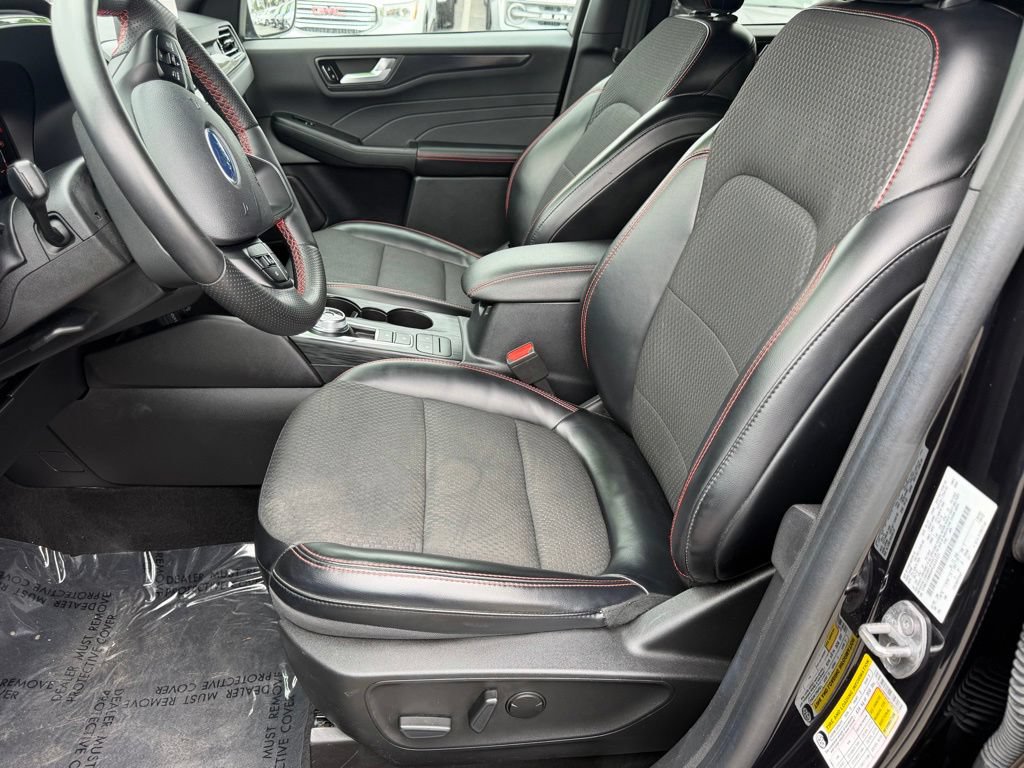 Certified 2023 Ford Escape ST-Line AWD/4WD image 25
