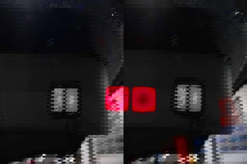 Used 2018 Mercedes-Benz GLS 450 4MATIC w/ Premium Package image 11