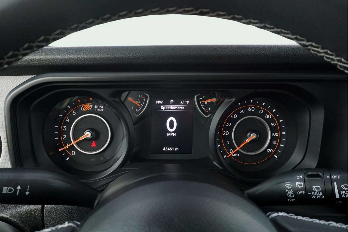 Used 2025 Jeep Wrangler Unlimited Sport AWD/4WD image 24