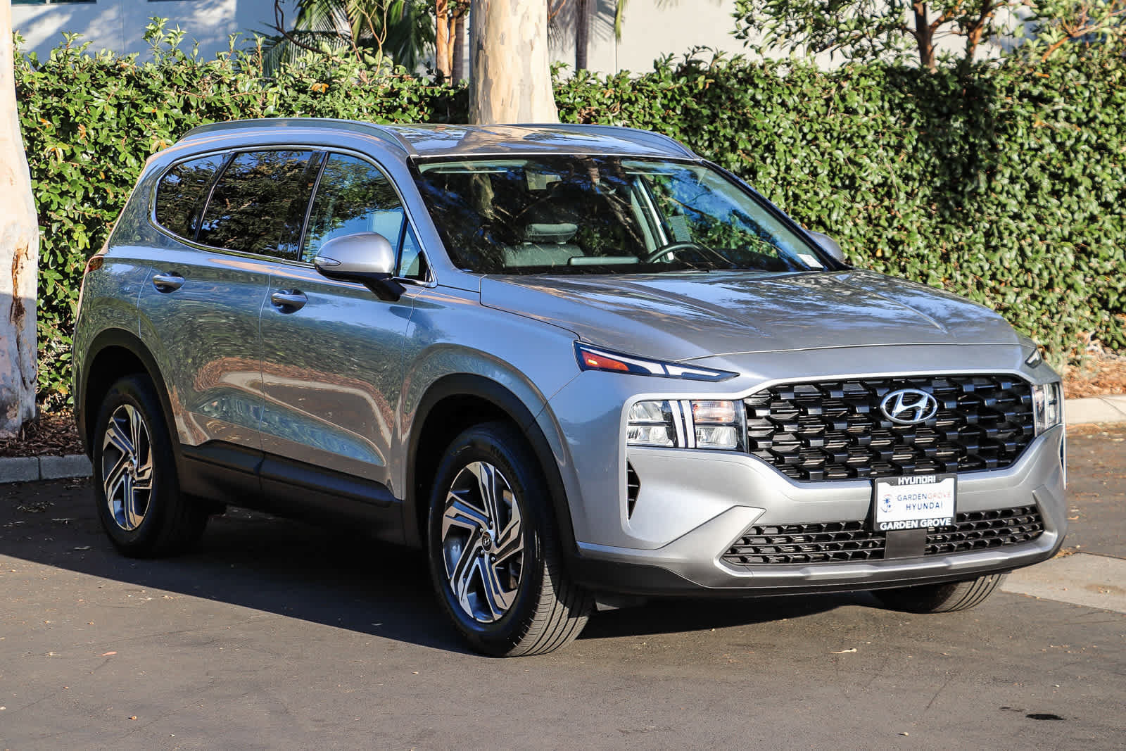 Used 2023 Hyundai Santa Fe SEL FWD image 3