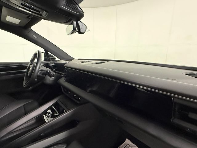 Used 2025 Porsche Macan 4S Electric AWD/4WD image 32