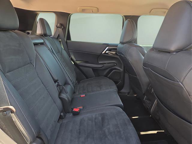 Used 2022 Mitsubishi Outlander SE image 13