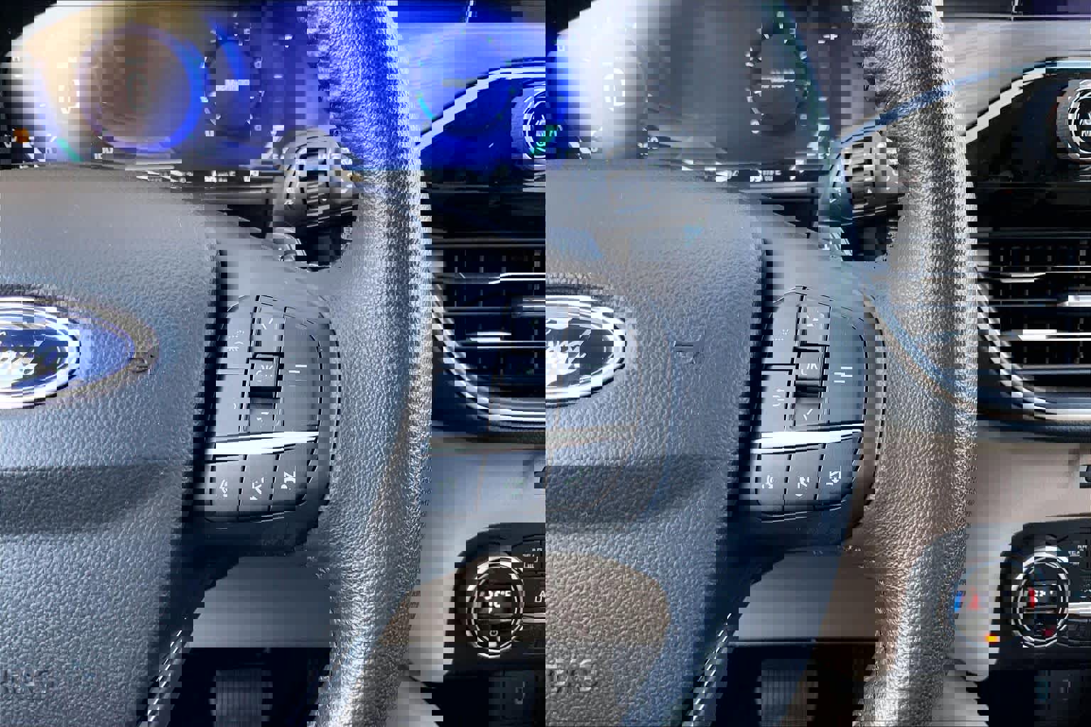 Used 2020 Ford Escape Titanium image 25