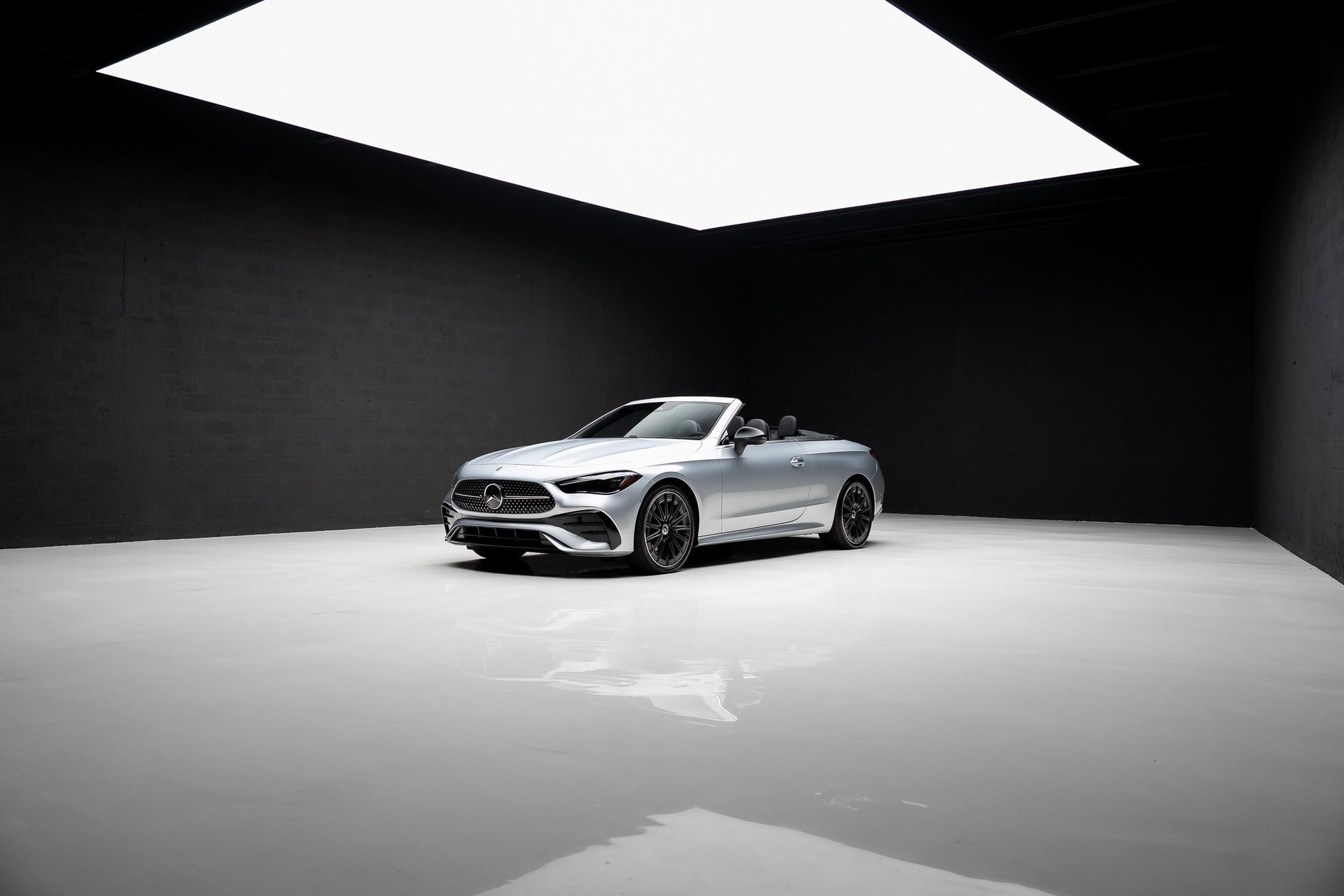 Used 2024 Mercedes-Benz CLE 300 4MATIC Cabriolet image 85