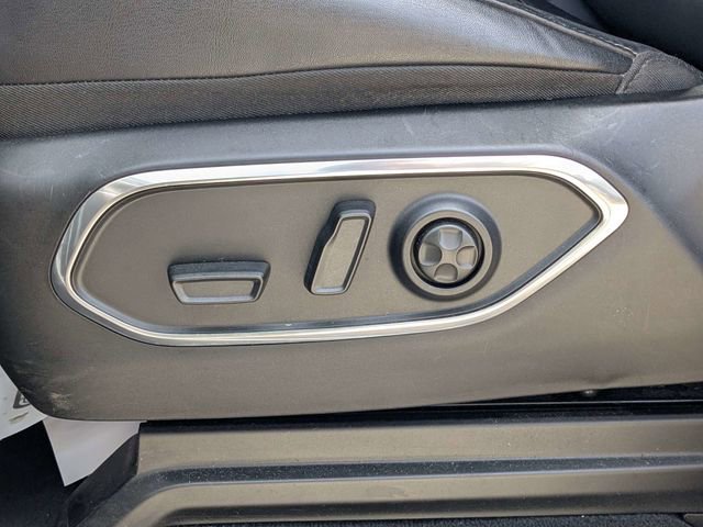 Used 2023 Jeep Wagoneer L Series III RWD image 18