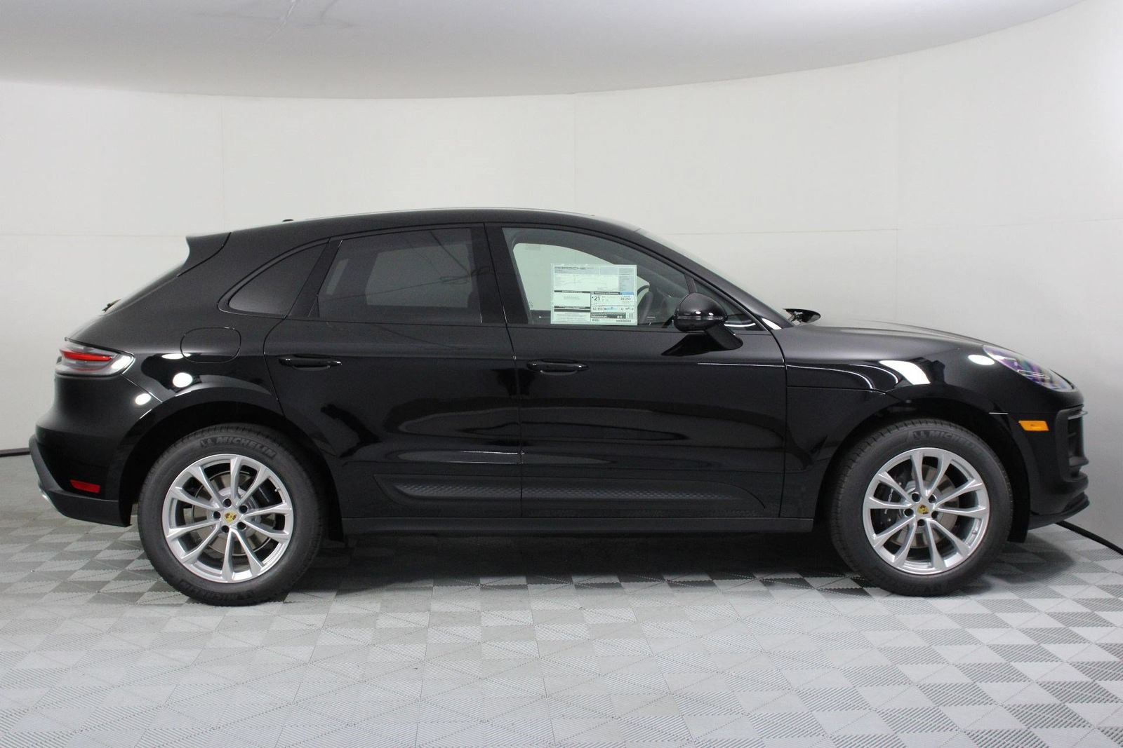 New 2026 Porsche Macan AWD/4WD image 8