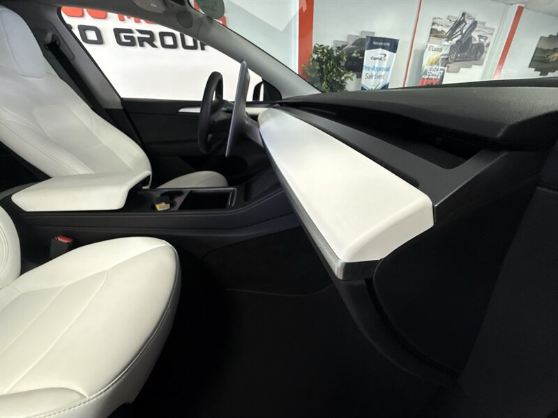 Used 2024 Tesla Model Y Performance AWD/4WD image 20