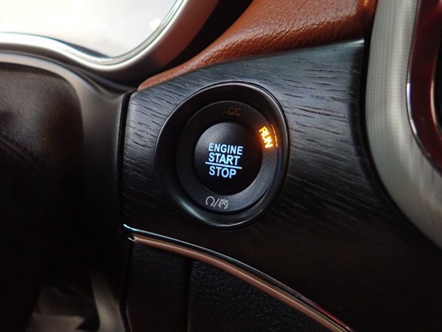 Used 2018 Jeep Grand Cherokee Summit w/ Platinum Series Group image 27