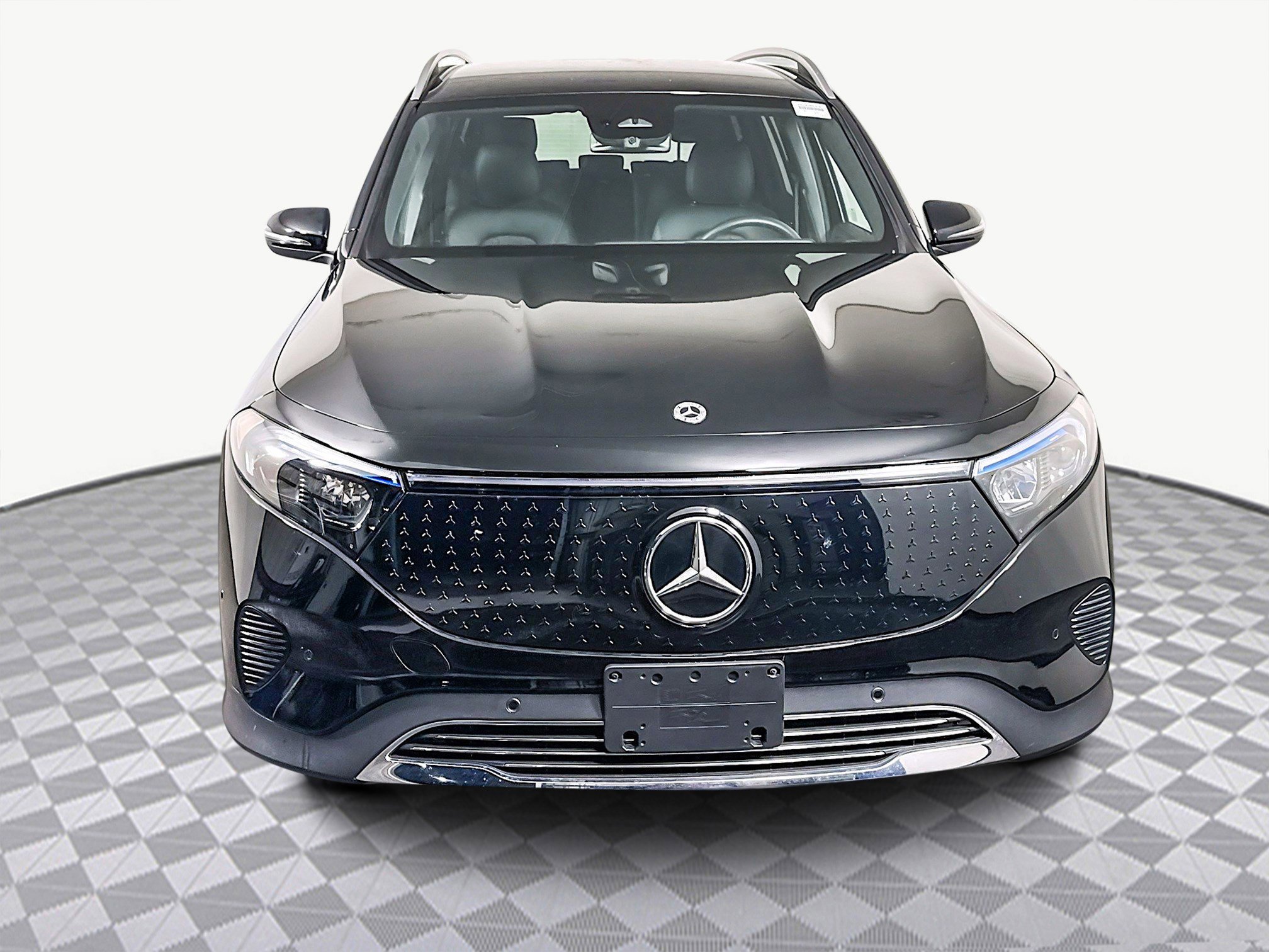 Used 2024 Mercedes-Benz EQB 300 4MATIC image 2