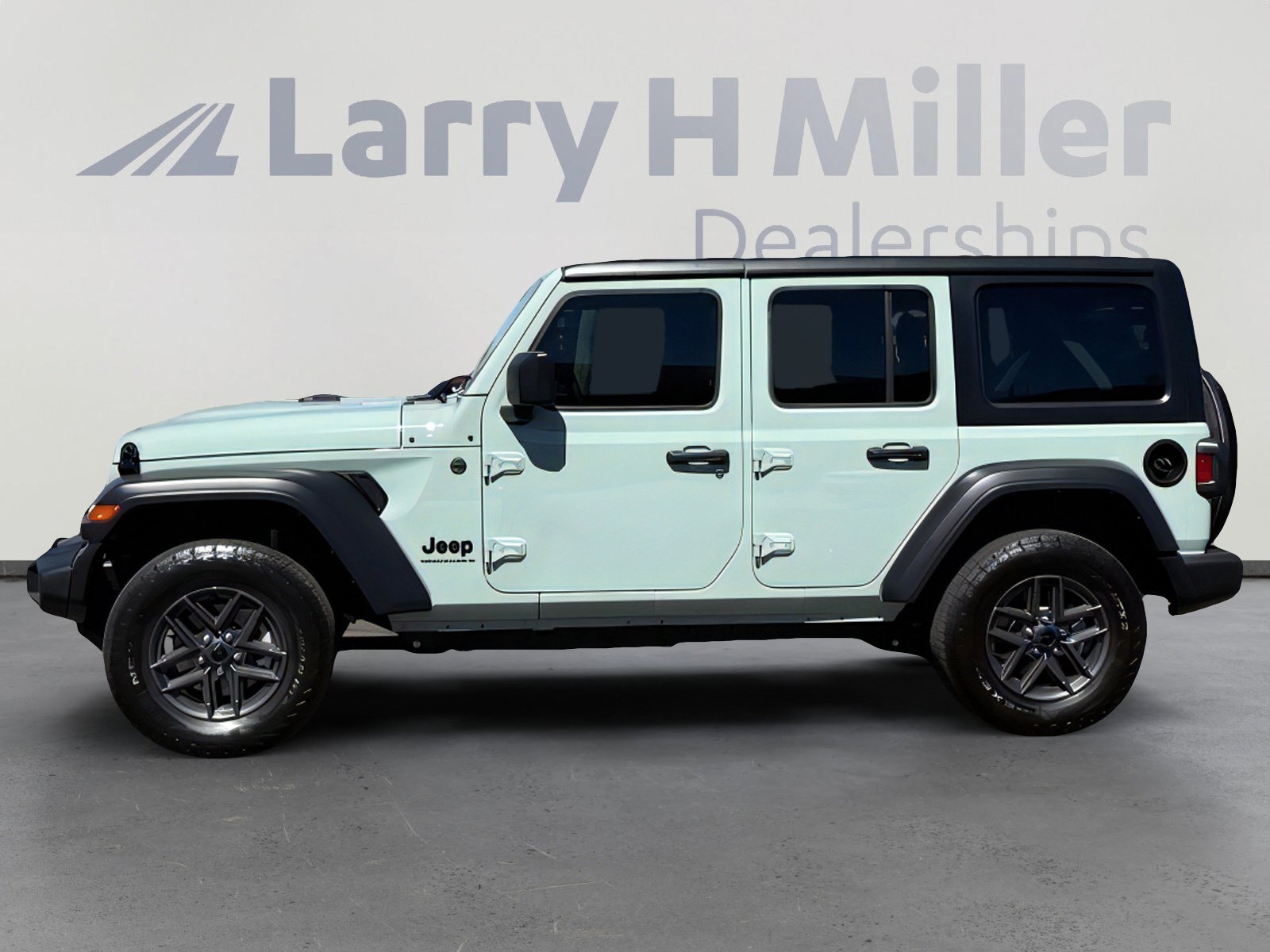 Used 2024 Jeep Wrangler Sport S image 2