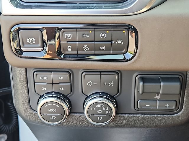 New 2026 GMC Yukon XL Denali Ultimate AWD/4WD image 16
