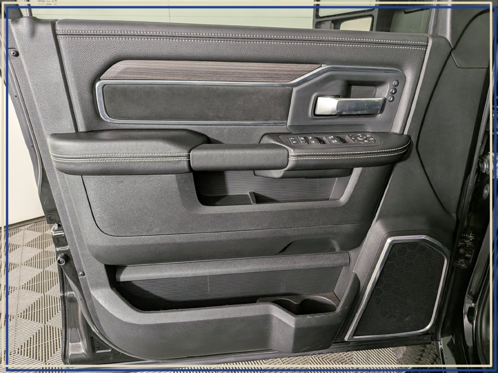 New 2026 RAM 2500 Laramie w/ Night Edition AWD/4WD image 13