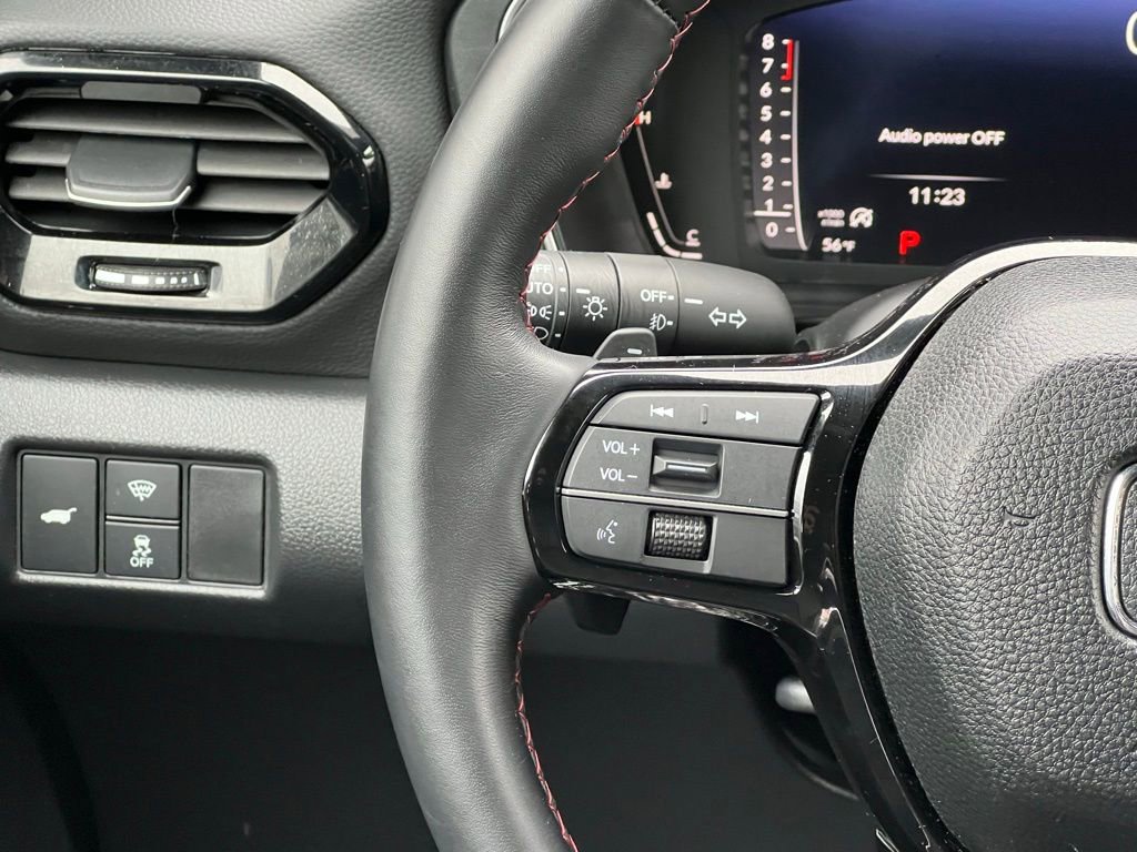Used 2025 Honda Pilot Black Edition image 23