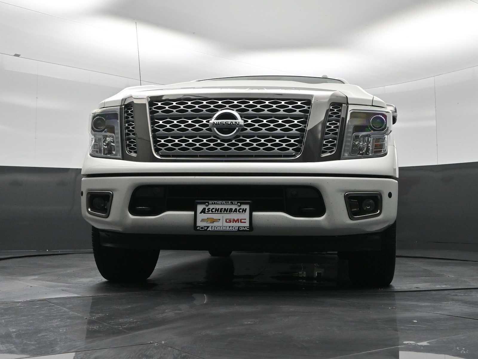 Used 2017 Nissan Titan Platinum Reserve image 24