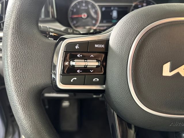Used 2023 Kia Sorento LX image 15