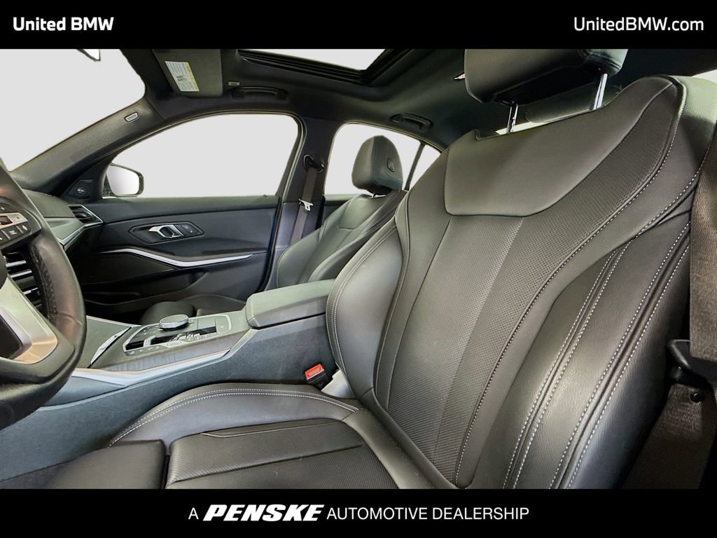 Used 2024 BMW 330i xDrive Sedan w/ Premium Package AWD/4WD image 5