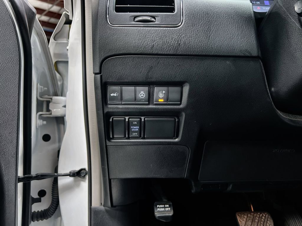Used 2023 Nissan Armada Platinum w/ Captain's Chairs Package RWD image 14