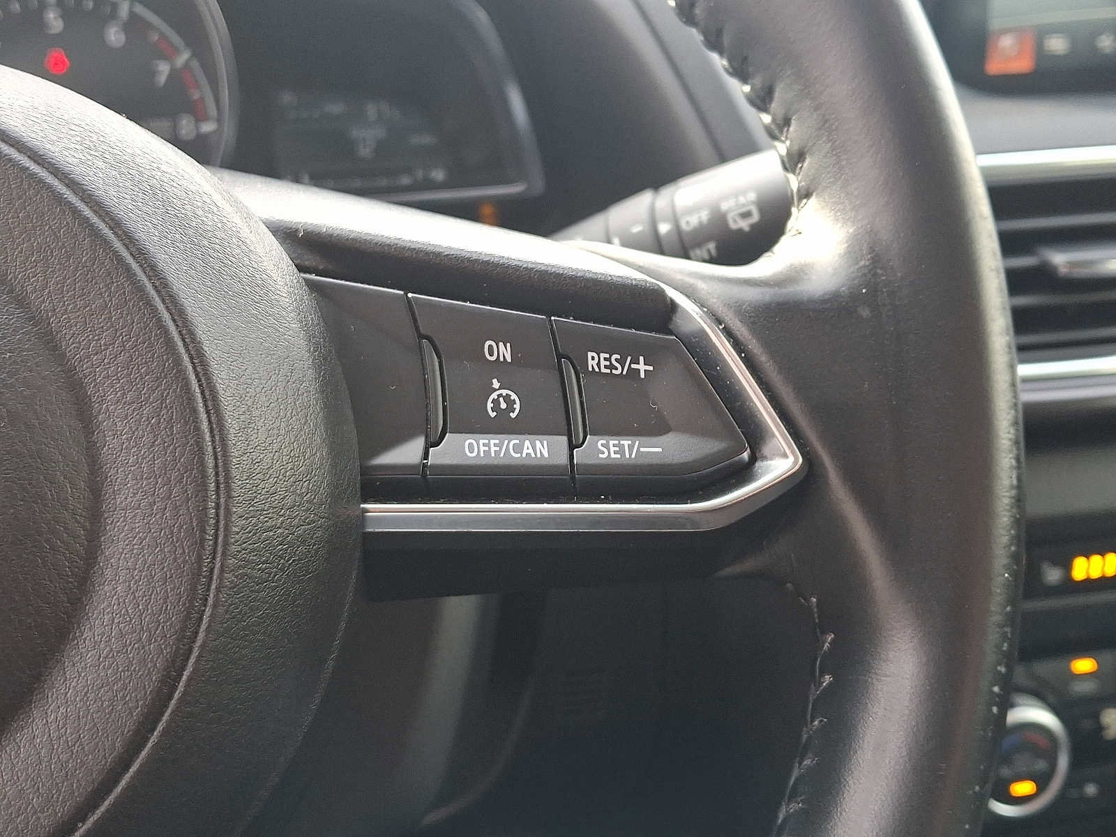 Used 2018 MAZDA MAZDA3 Grand Touring image 23