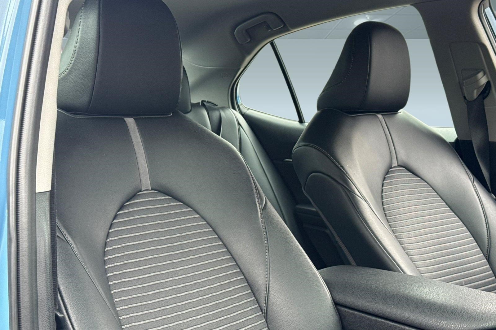 Used 2024 Toyota Camry SE FWD image 30