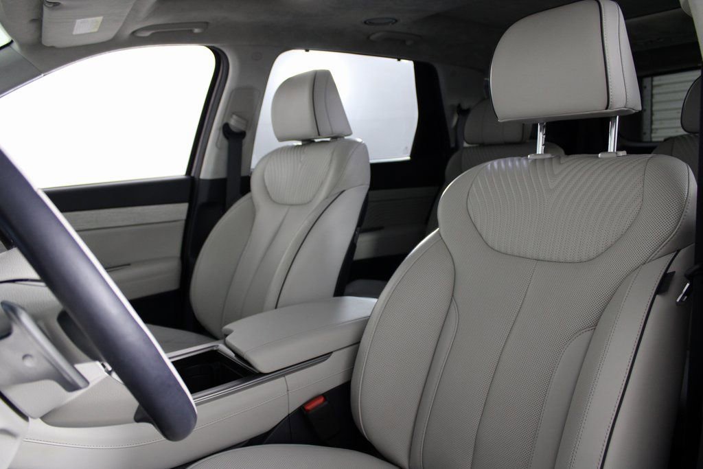 Used 2023 Hyundai Palisade Calligraphy image 16