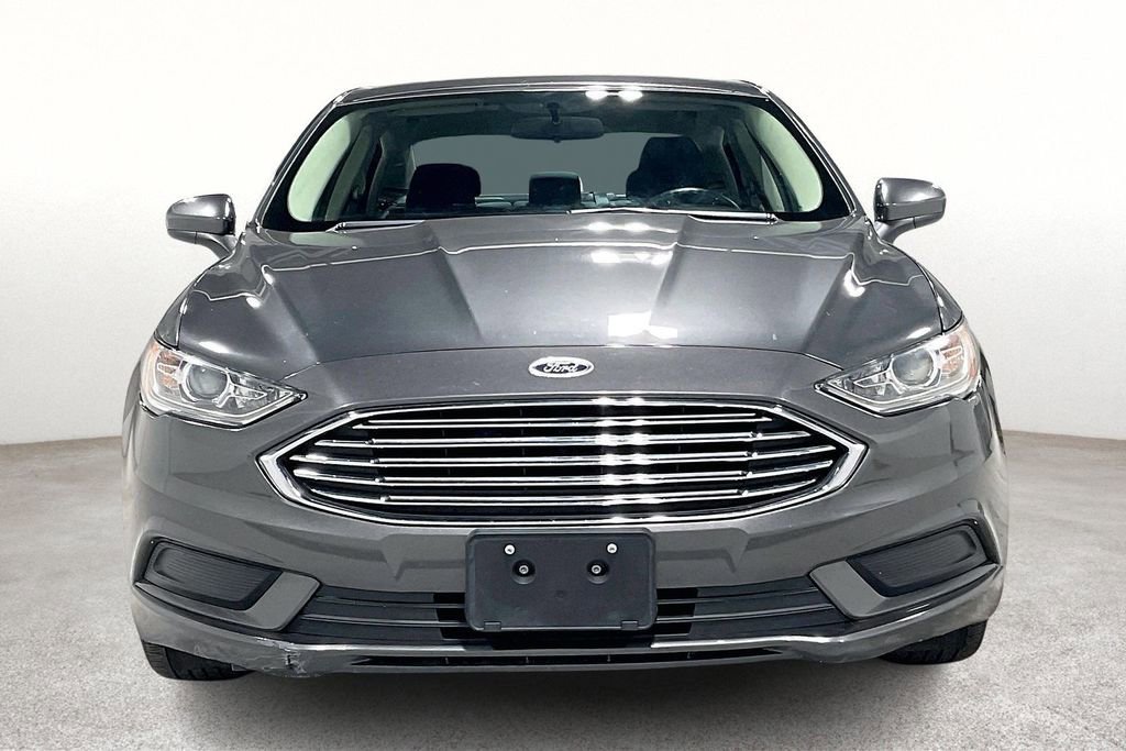 Used 2018 Ford Fusion SE w/ Fusion SE Technology Package image 5