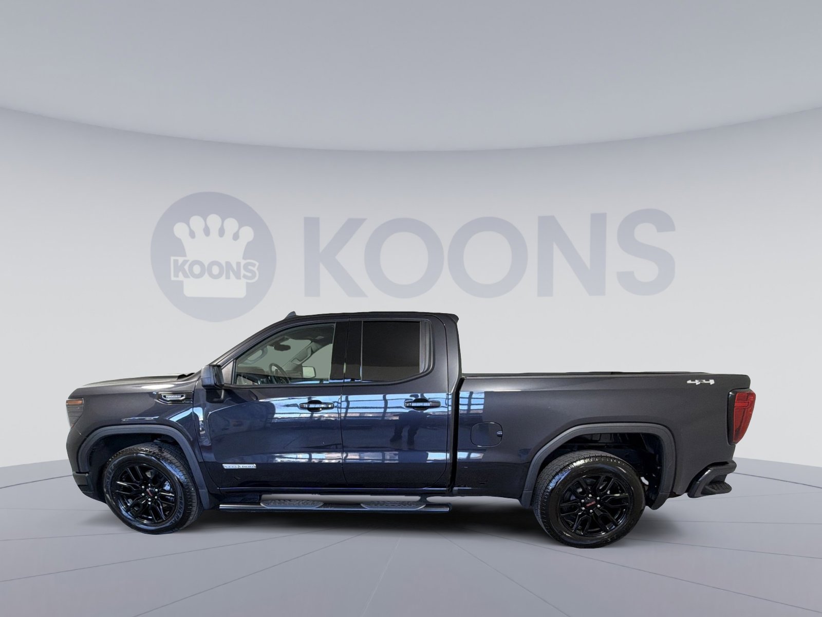 Used 2025 GMC Sierra 1500 Elevation image 2