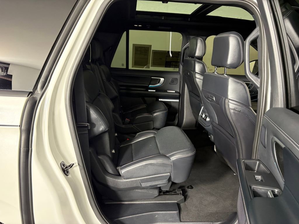Certified 2025 Ford Expedition Max Platinum w/ Stealth Performance Package AWD/4WD image 40