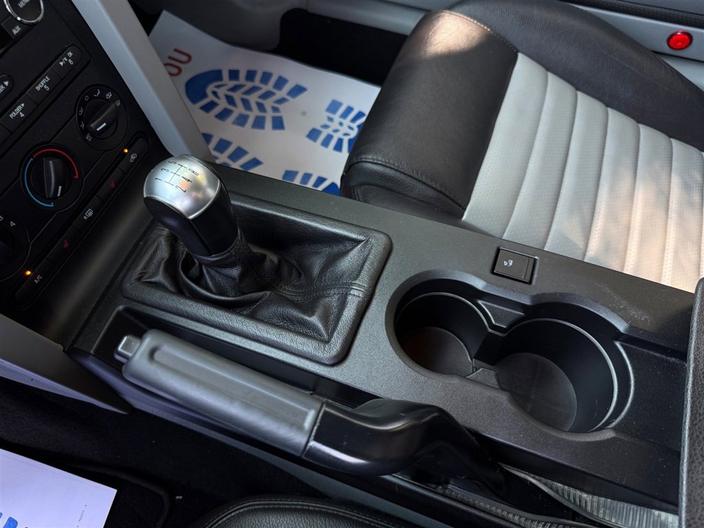 Used 2009 Ford Mustang GT image 41