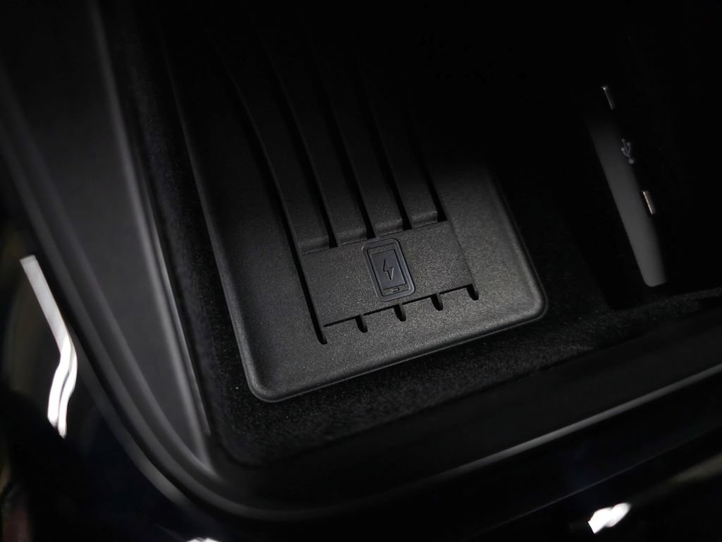 Used 2025 Porsche Cayenne E-Hybrid AWD/4WD image 40