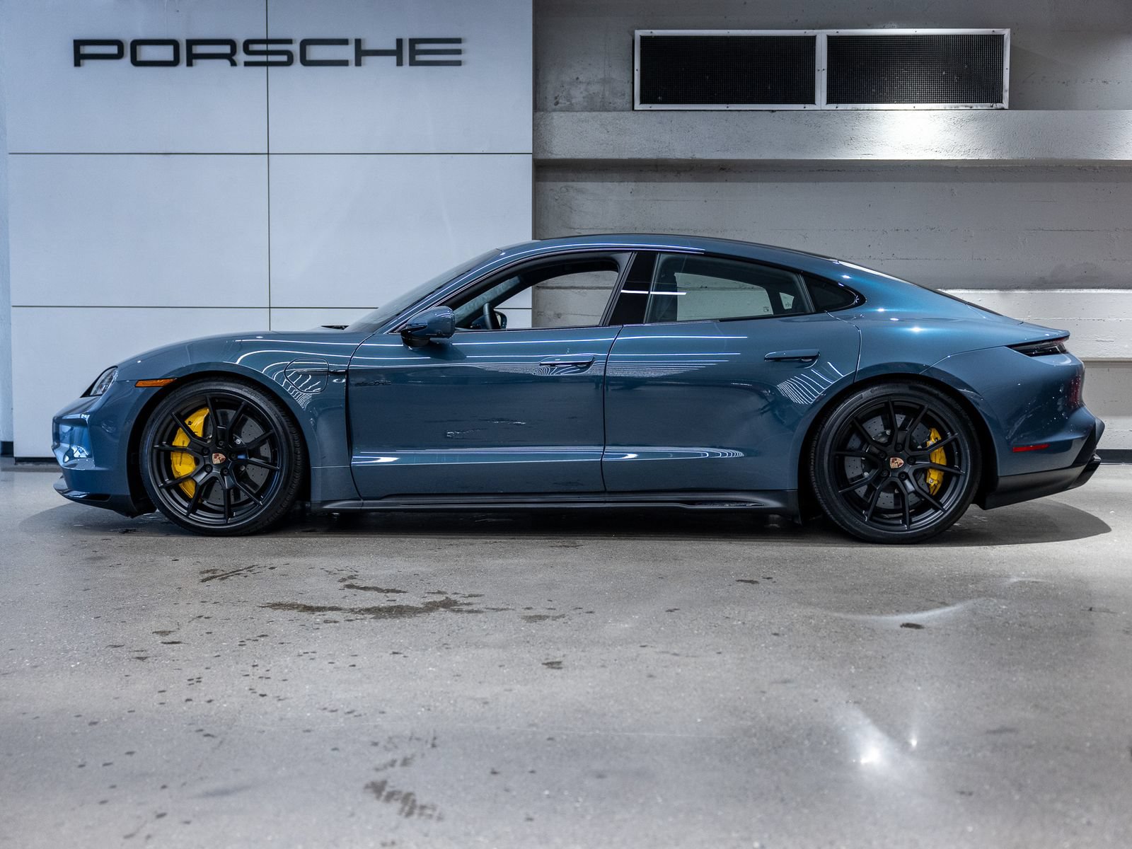 New 2026 Porsche Taycan GTS AWD/4WD image 2