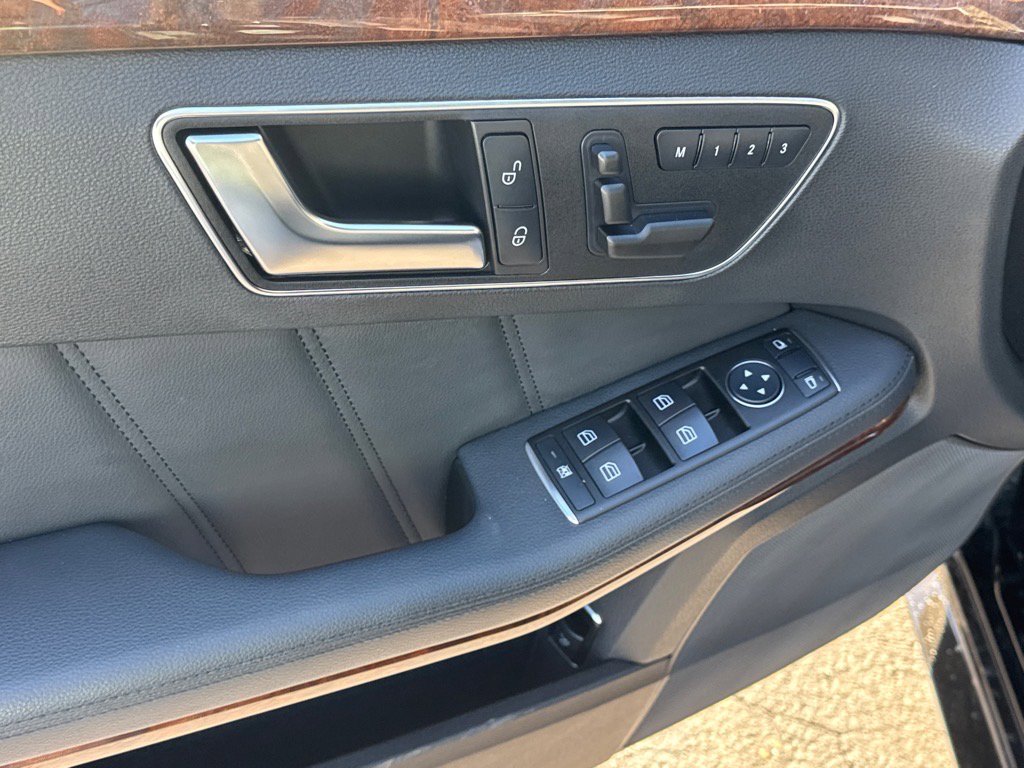 Used 2012 Mercedes-Benz E 350 4MATIC Sedan image 7