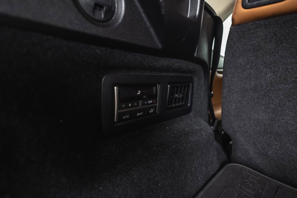 Used 2022 Lexus RX 450hL AWD w/ Premium Package image 34