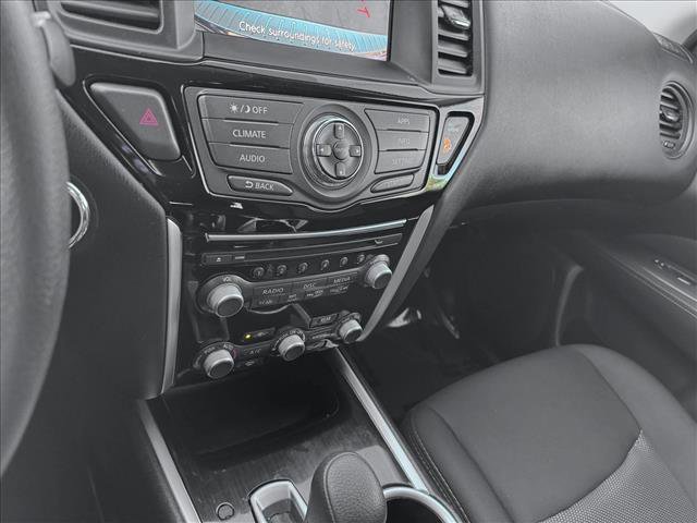 Used 2017 Nissan Pathfinder S image 14